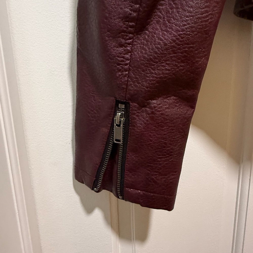 Women's Burgundy Leather Jacket - Picture 4 of 4